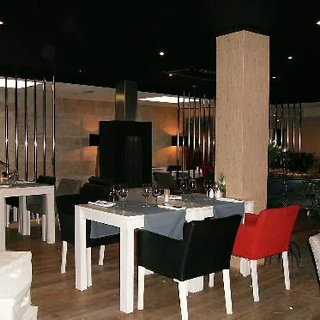 Fletcher Hotel-restaurant فيرت